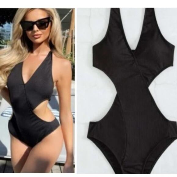 Sz Medium CUT OUT Bathing Suit ONE PIECE Figure Flattering BLACK Criss C… - Picture 1 of 12